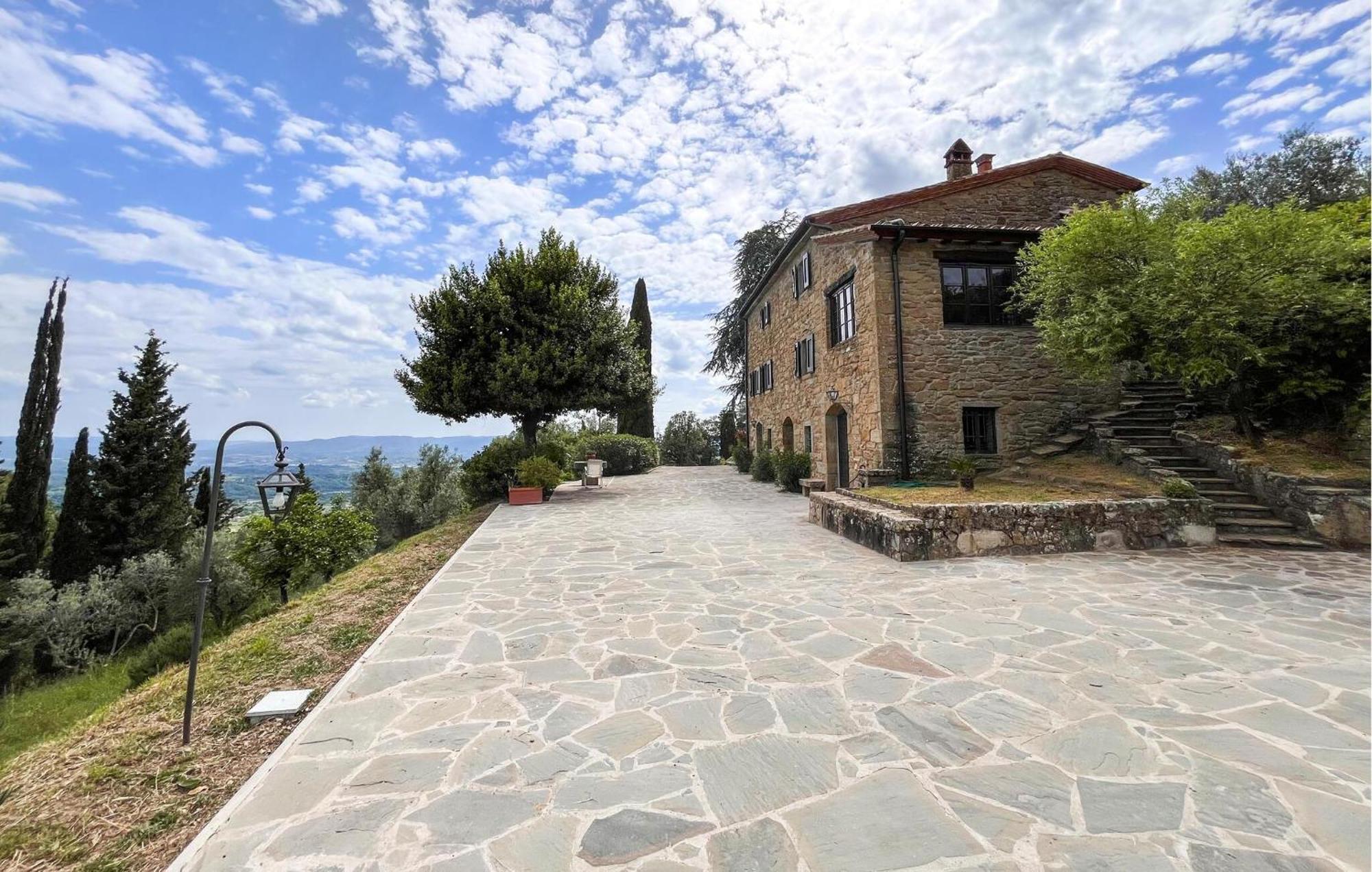 3 Bedroom Awesome Home In Loro Ciuffenna Exterior foto