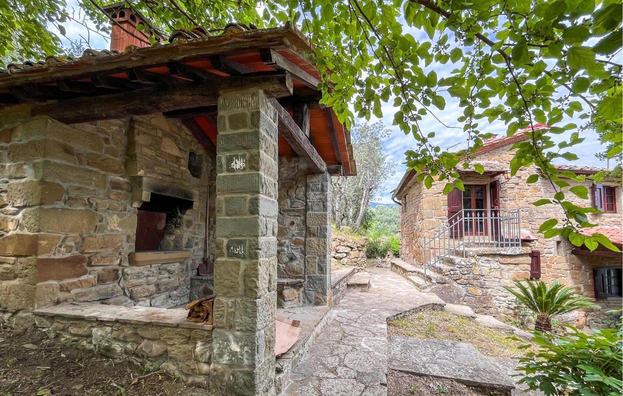 3 Bedroom Awesome Home In Loro Ciuffenna Exterior foto