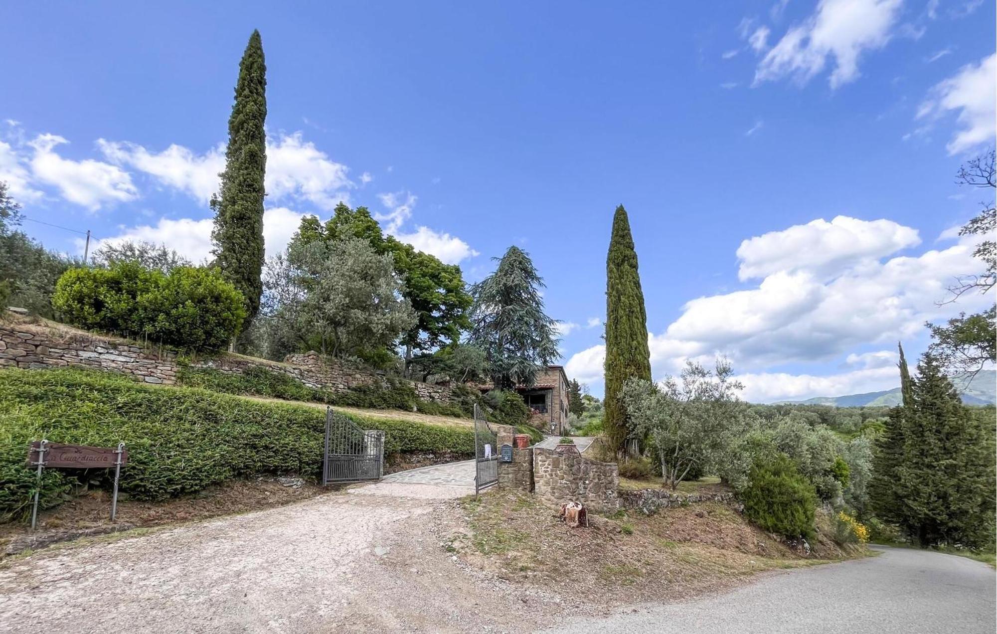 3 Bedroom Awesome Home In Loro Ciuffenna Exterior foto