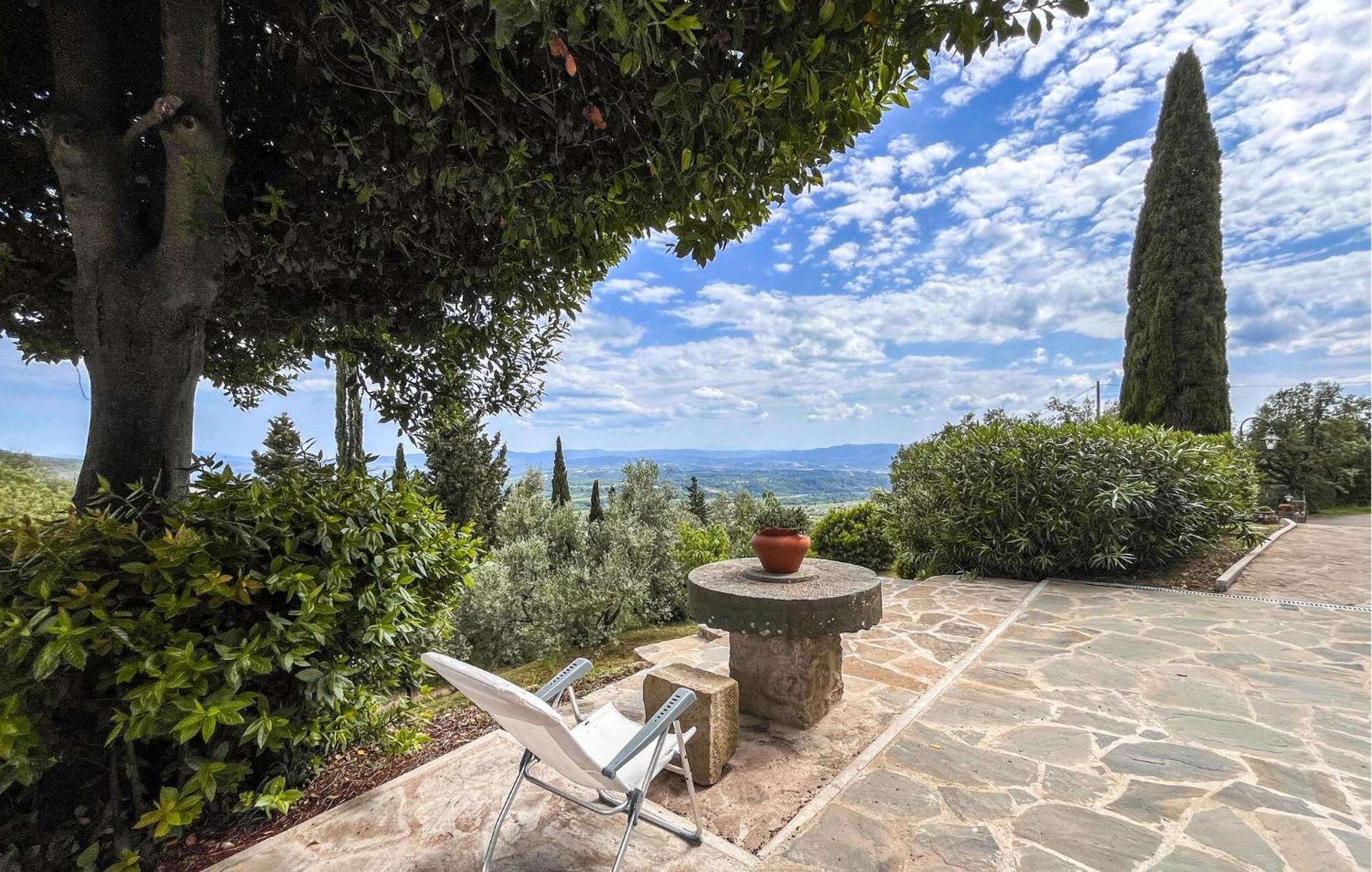 3 Bedroom Awesome Home In Loro Ciuffenna Exterior foto