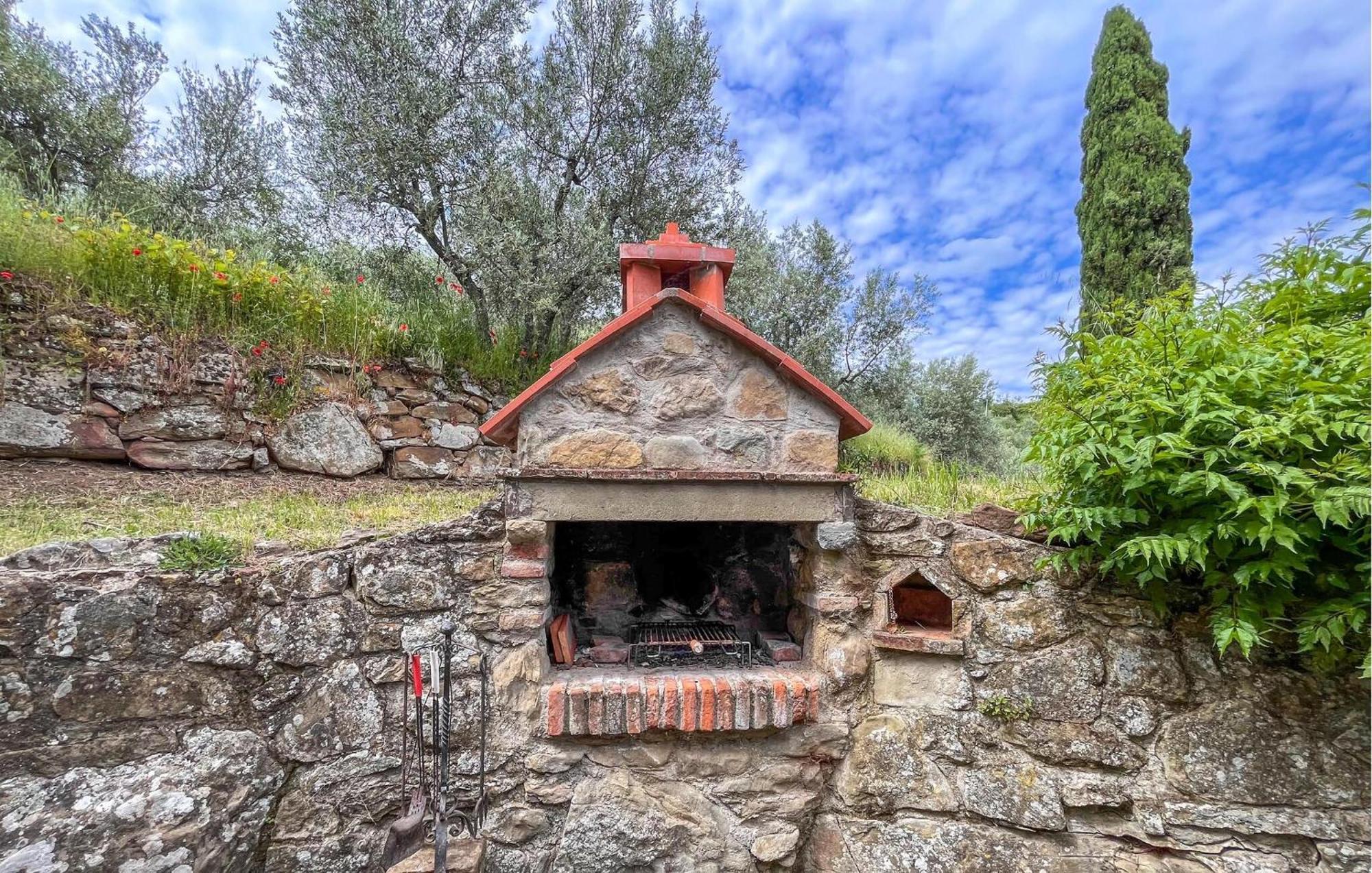 3 Bedroom Awesome Home In Loro Ciuffenna Exterior foto