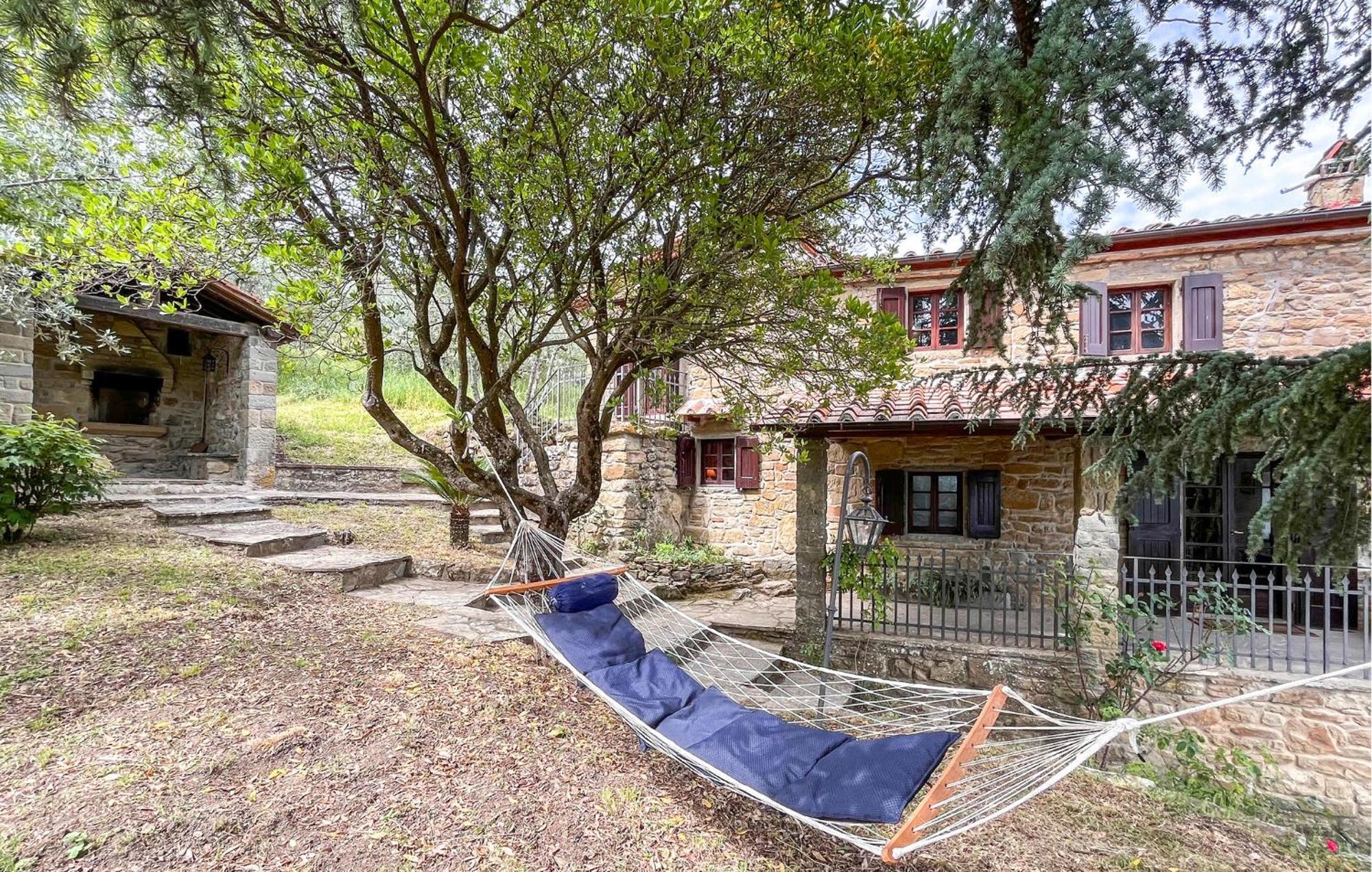 3 Bedroom Awesome Home In Loro Ciuffenna Exterior foto